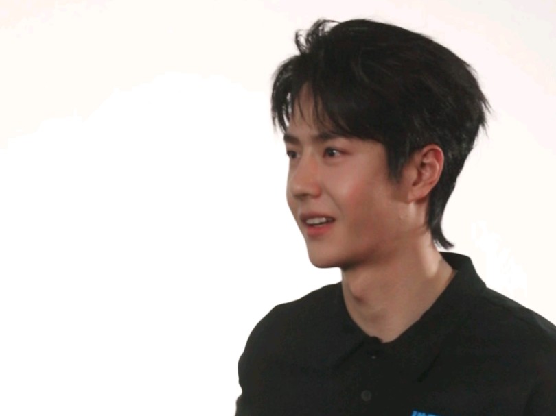 【王一博|电影路演】观众给准备挑战射击的@uniq-王一博 加油,一博