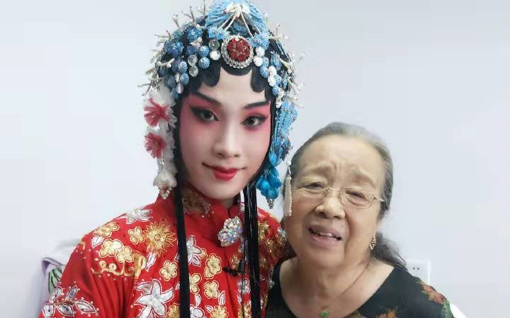 [图]姚亿垚-大王小王-“我与‘容嬷嬷’有个约定”