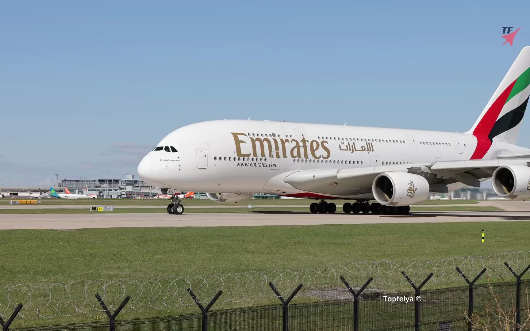 空客a380完美侧风起飞