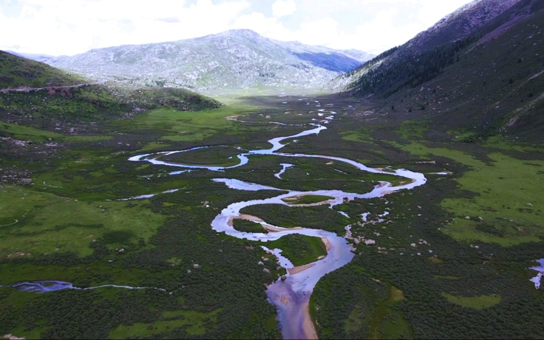 [图]青藏川西高原秘境风景航拍，各种高原地貌概览