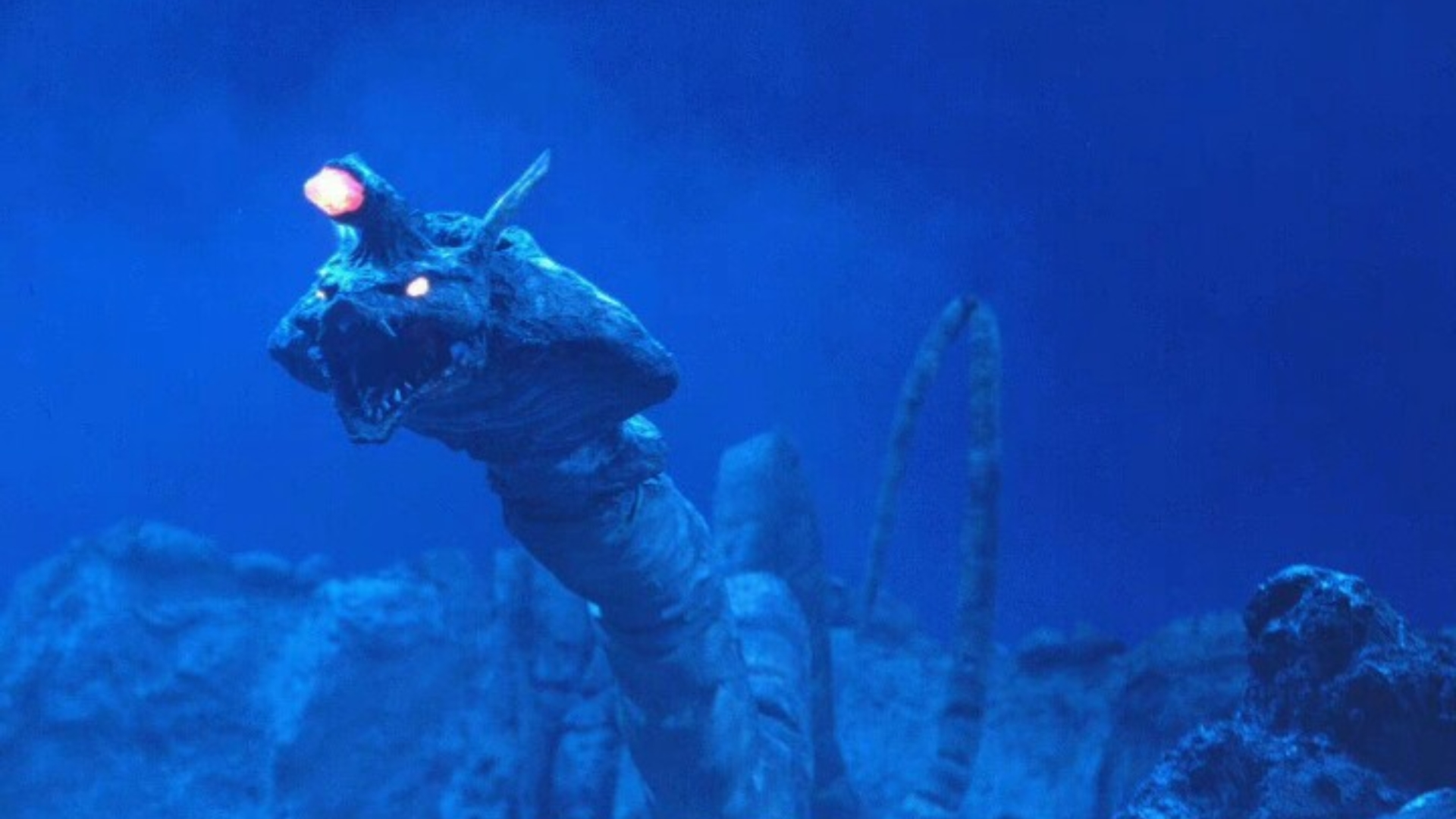 【深海的巨型海蛇】深海龙