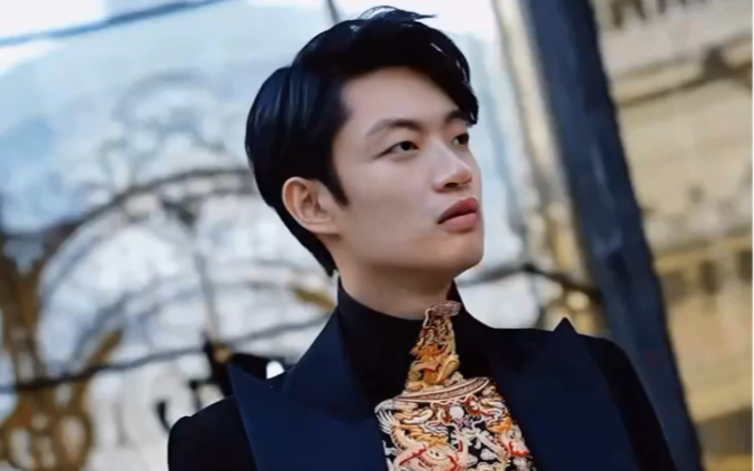 古呀老师t台首秀!