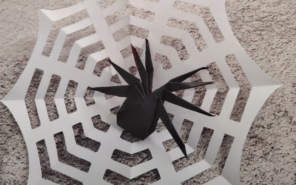 【折纸】仿真蜘蛛折纸教程,造型逼真难度适中,喜欢的可以一试