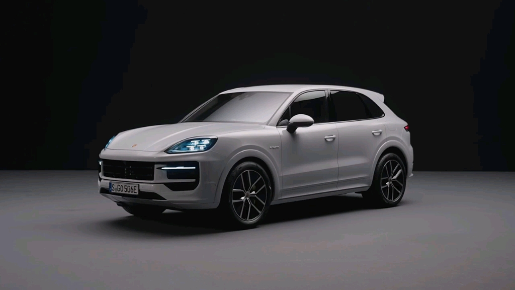 2024 porsche cayenne facelift is probably the best suv!