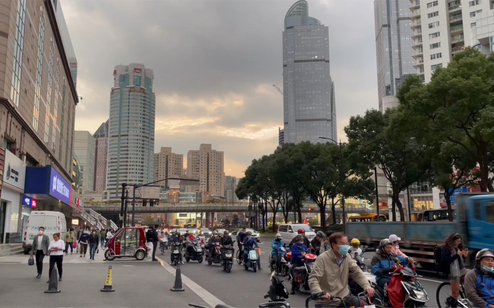 上海徐家汇肇嘉浜路街景随拍