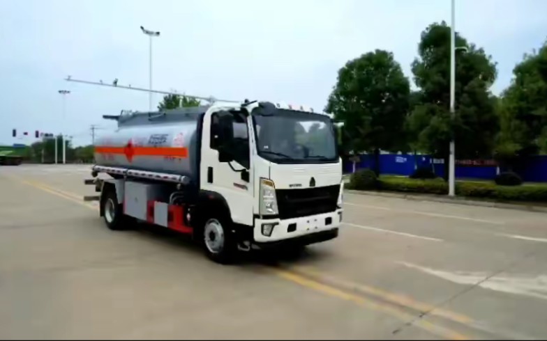 重汽豪沃8吨油罐车全国免运费哔哩哔哩bilibili