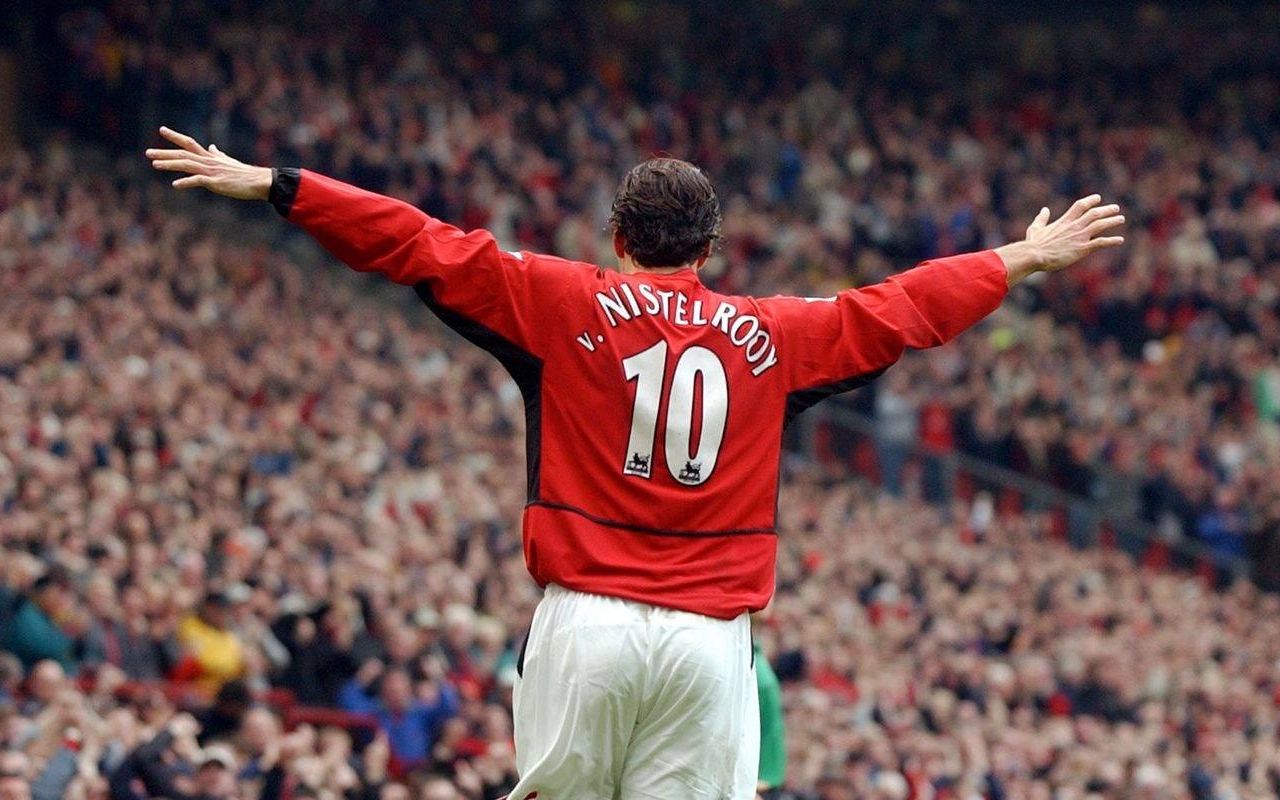 范尼曼联生涯全进球:头顶脚踢征服梦剧场 150球重温黄金岁月