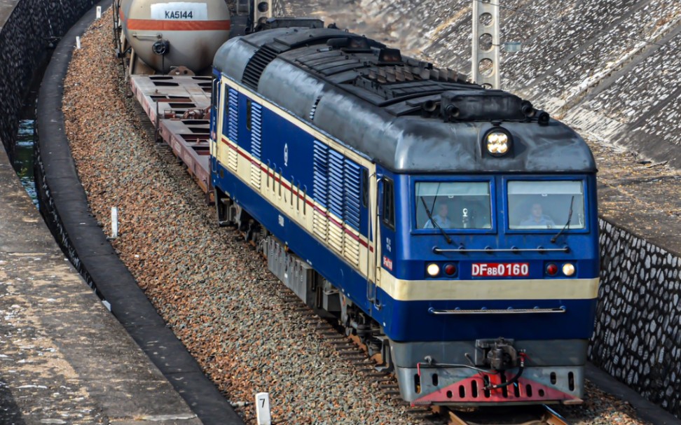 【铁路】宁局邕段df8b0160牵引46104次小运转货列通过南环上行线804km