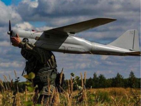 俄乌冲突:3架俄罗斯战略轰炸机遭遇无人机空袭,导致7名士兵丧生