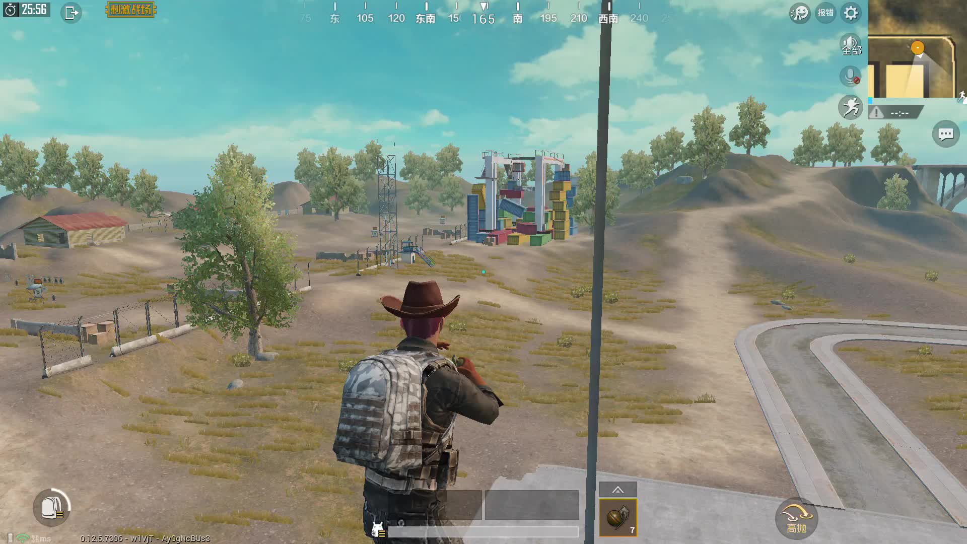 绝地求生刺激战场训练场手雷上三角架