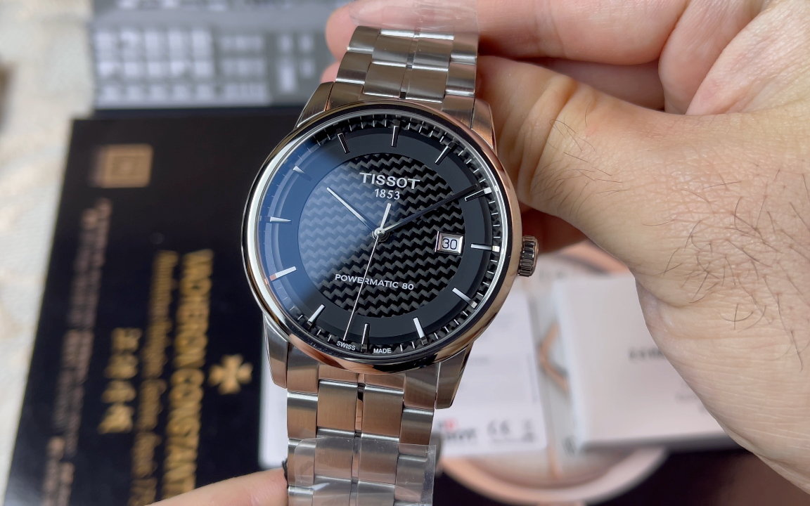 天梭豪致碳纤维机械腕表