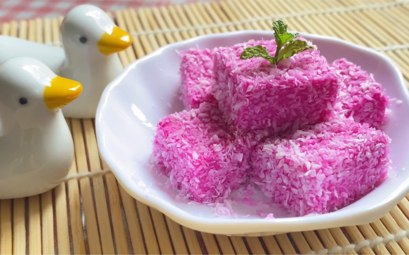 酸酸甜甜,入口即化的火龙果奶冻,天气越来越热了,跟我一起做个小甜品