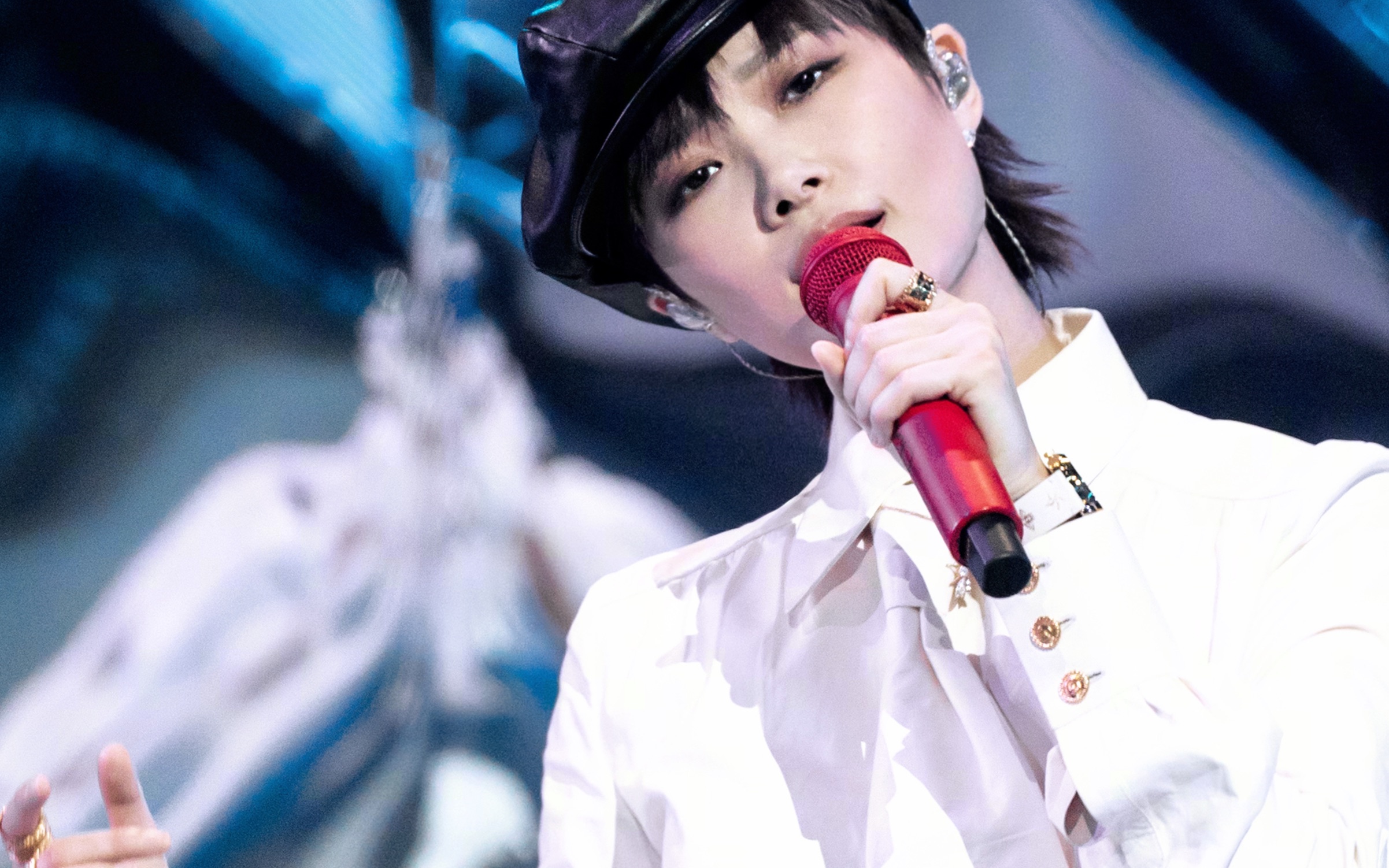 李宇春《哇》巅峰之夜全球首秀