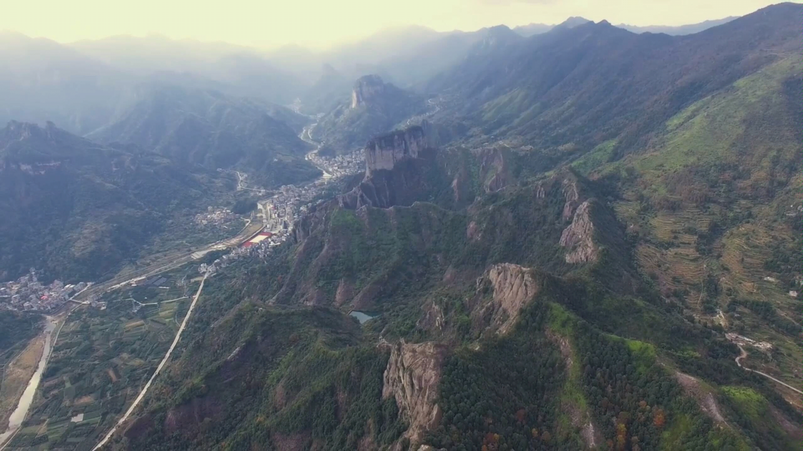 浙江温州乐清市雁荡山风景区 各位看官请掌眼 求关注,求关注 求关注! 感谢!哔哩哔哩bilibili