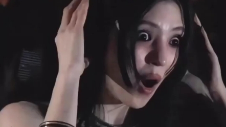 韩素希02活动时的状态,给人一种纸醉金迷空虚感,姐是不是微醺过头了