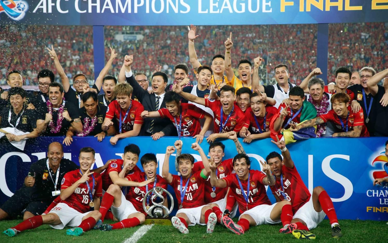 回顾埃神2015亚冠决赛一锤定音,助恒大登顶亚洲之巅!