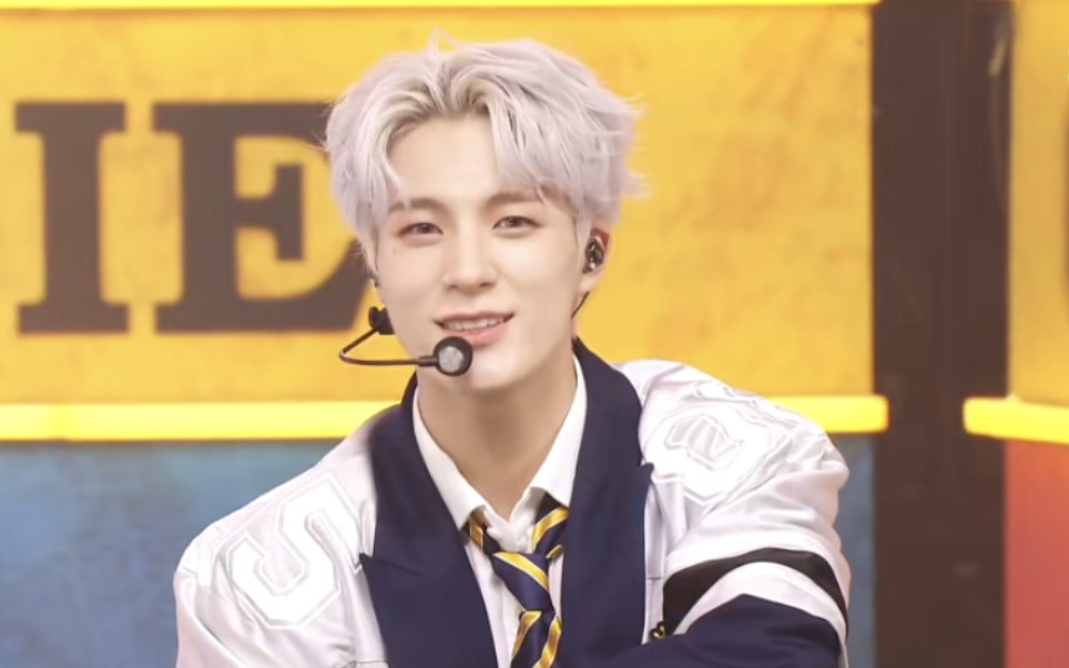 李jeno你是会导入的!怼脸怎么可以这么好看?