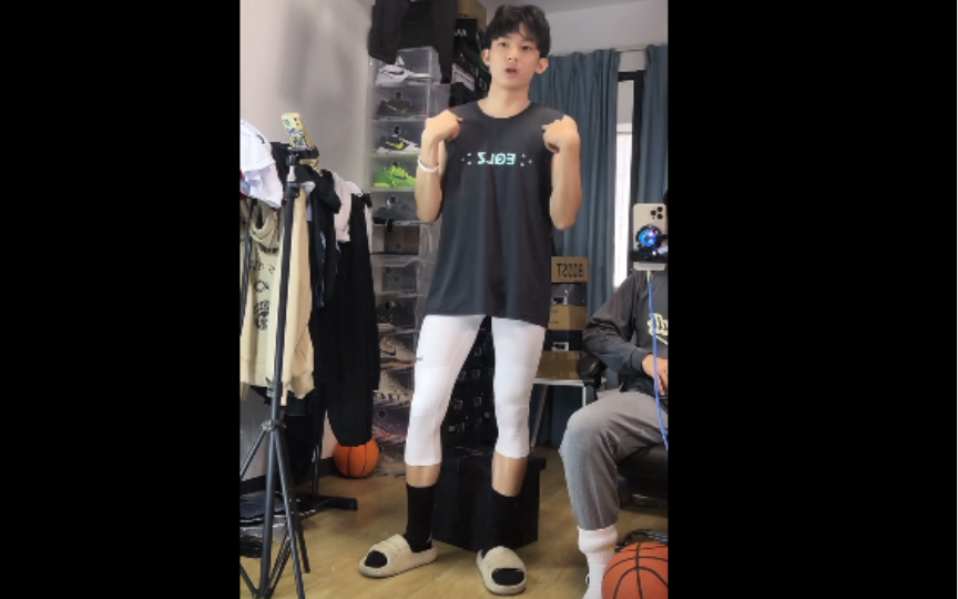 白袜高弹体育生直播带货运动套装