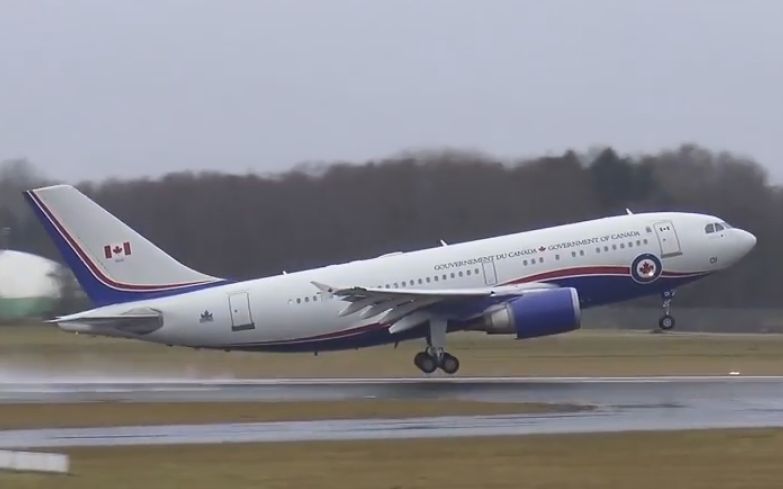 加拿大总理专机空客a310-300 (cc-150)德国汉堡机场起飞_哔哩哔哩