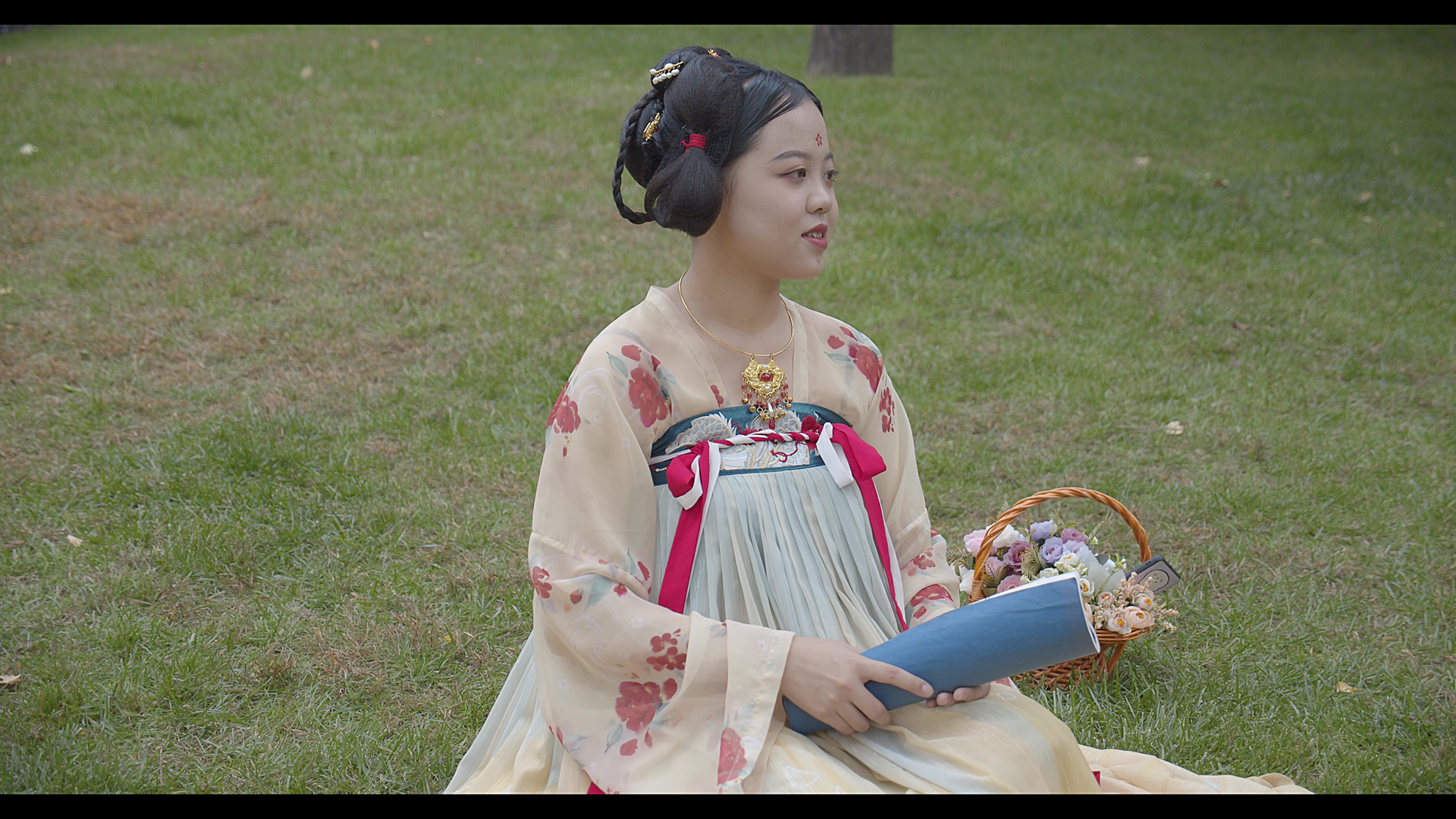 唐服小姐姐充分体现了大唐王朝的特色美