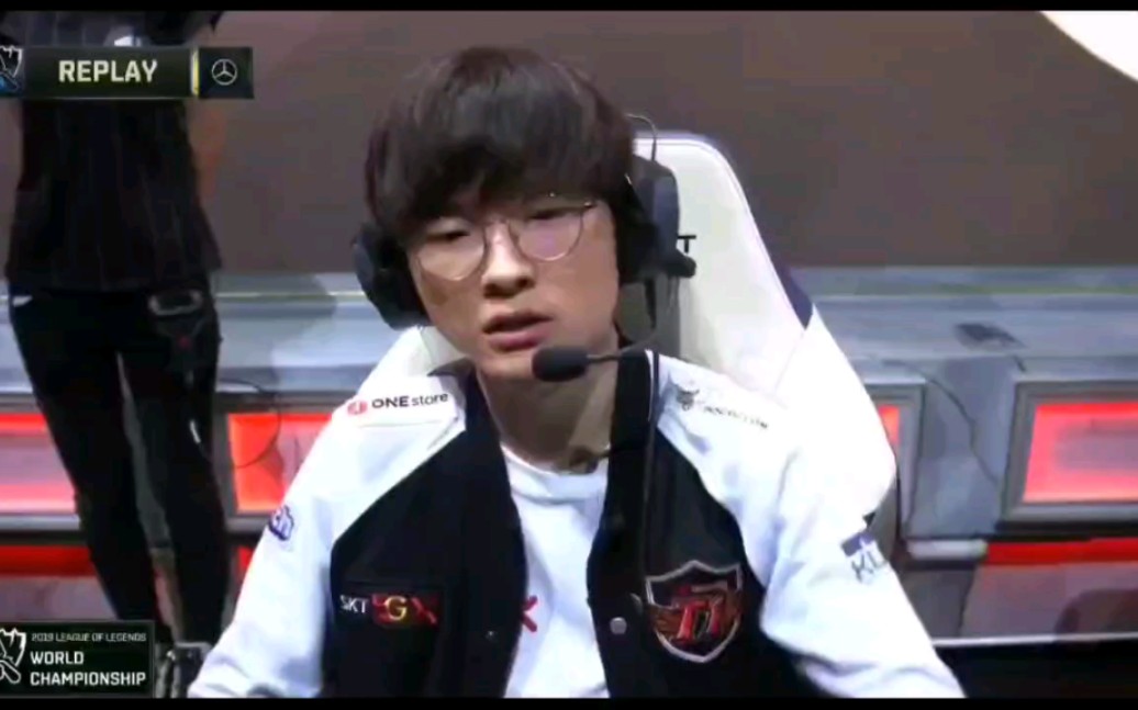 【SKT VS G2】 Faker被打的手抖,最后露出失落的表情,让人为一个曾经的王者感到惋惜.哔哩哔哩bilibili