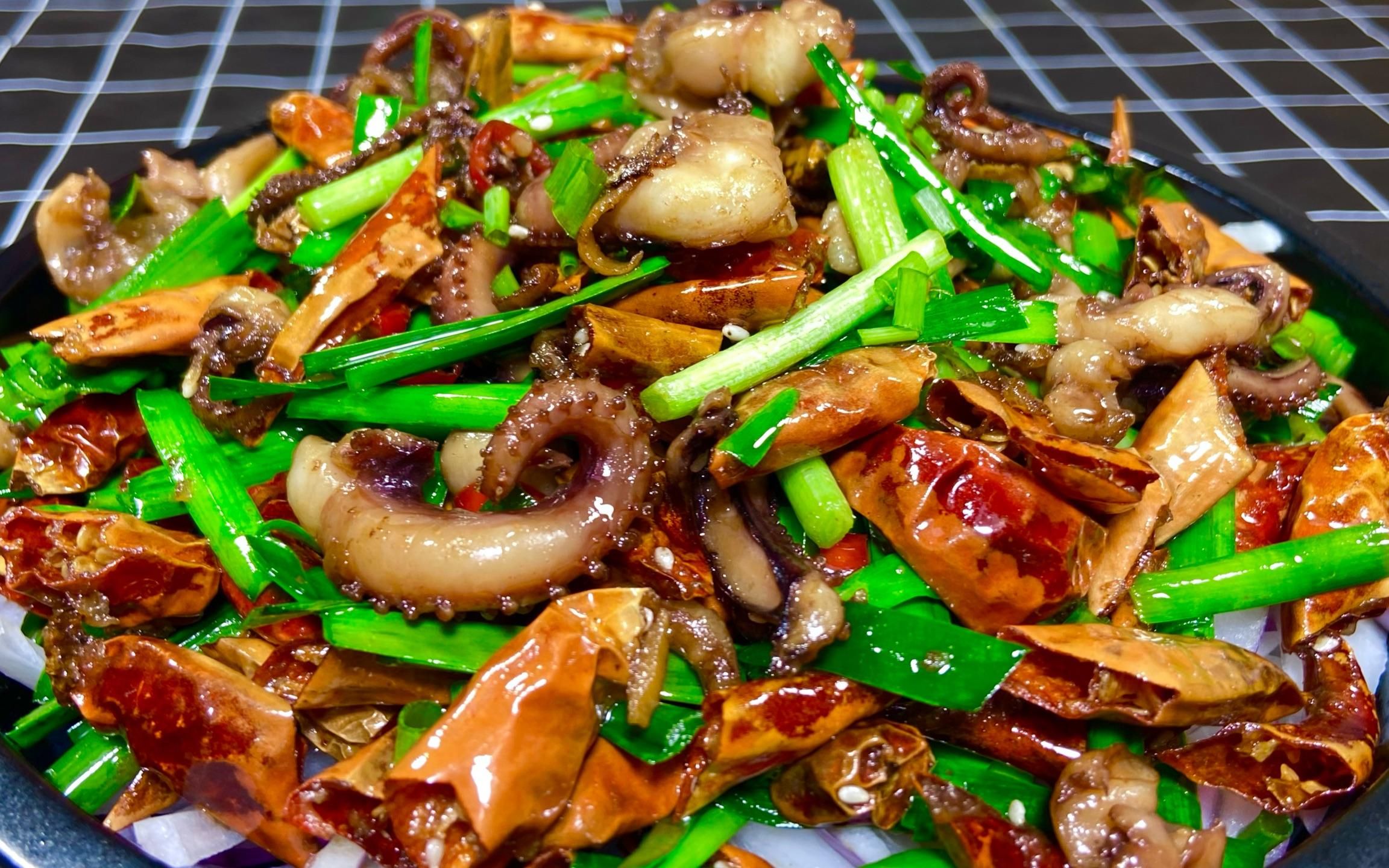 活动  爆炒鱿鱼须你会吗?餐馆原来是这样炒鱿鱼须,居然能这么香好吃