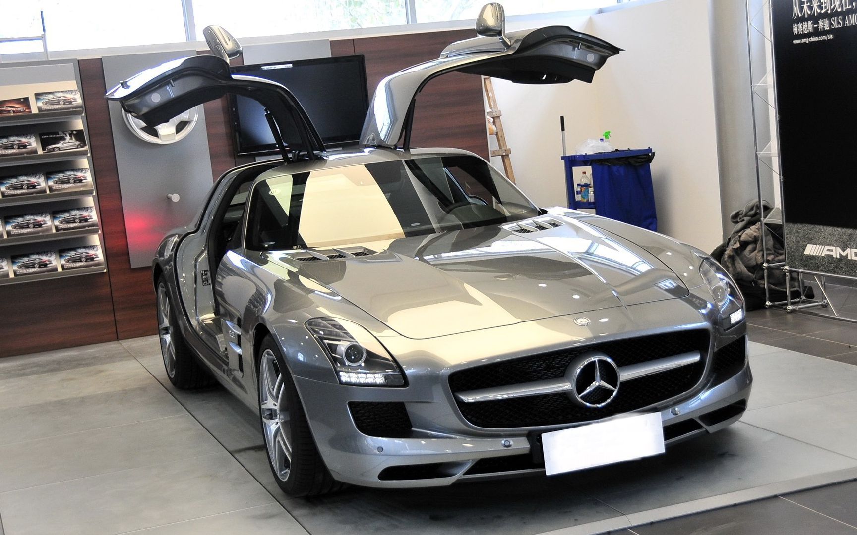 奔驰sls amg,曾让舒马赫为之倾倒的王者,百公里加速3.