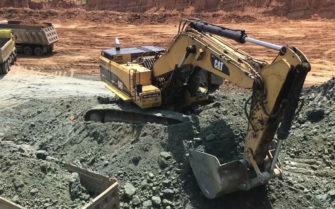 卡特挖掘机采矿厂