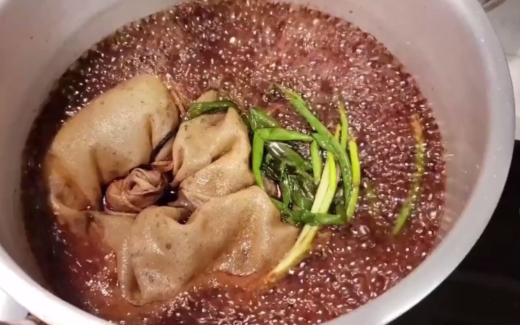 百年卤水300万都不卖?卤水是怎么保养的?到底会不会变质?