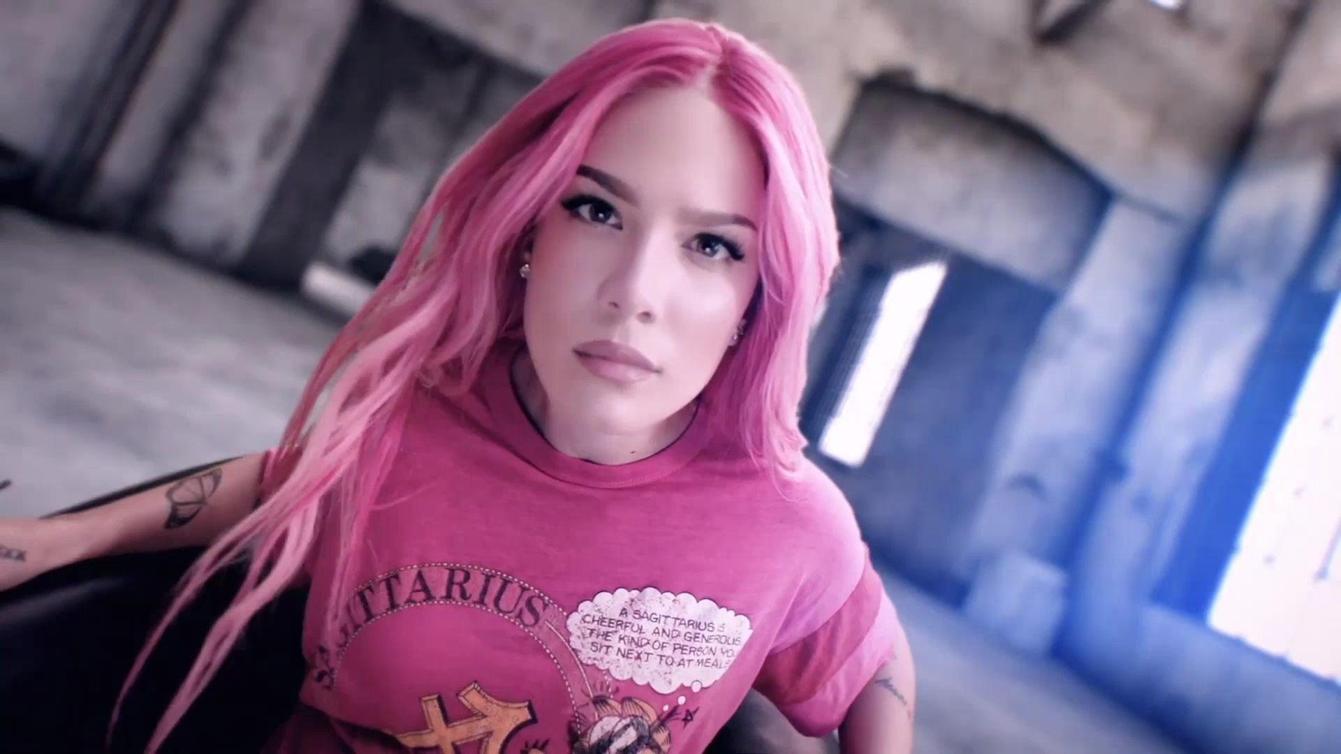 【中文字幕】《be kind》官方mv-halsey&marshmello