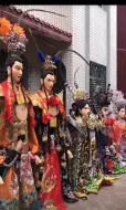 Descargar video: 来来来，大家来拍合照了，龙龙好激动呀，哈哈哈，（龙龙，大世子，赵世子，文状元，文巡政大合照吖）#金龙三太子#华光大世子#赵世子#文状元 #文巡政 #金龙三太子