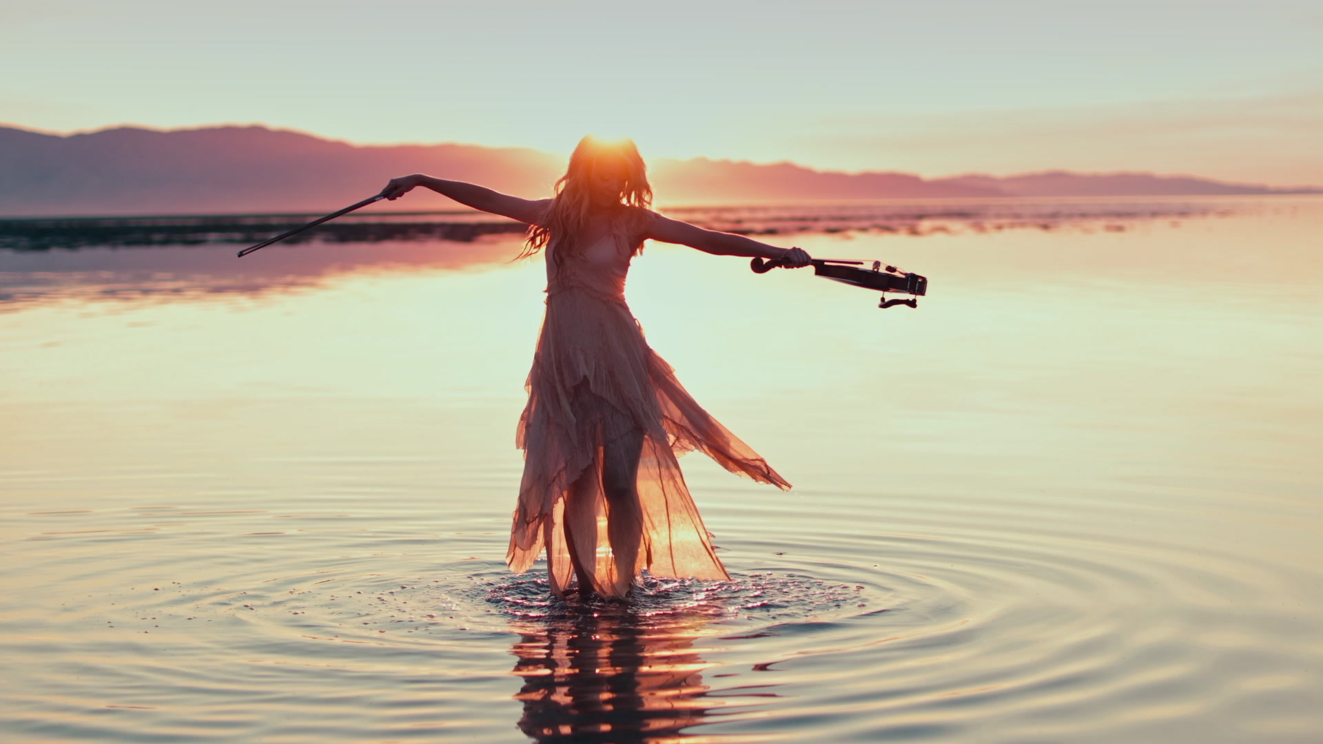 [图]Angels We Have Heard On High - Lindsey Stirling