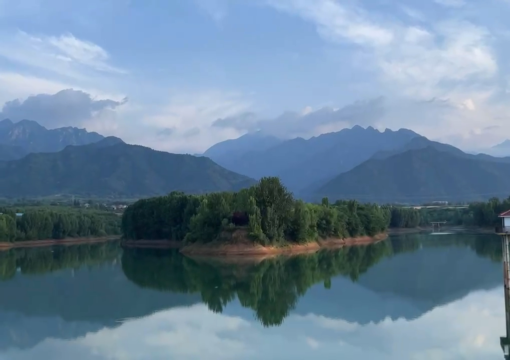 杨庄水库,远眺南五台山