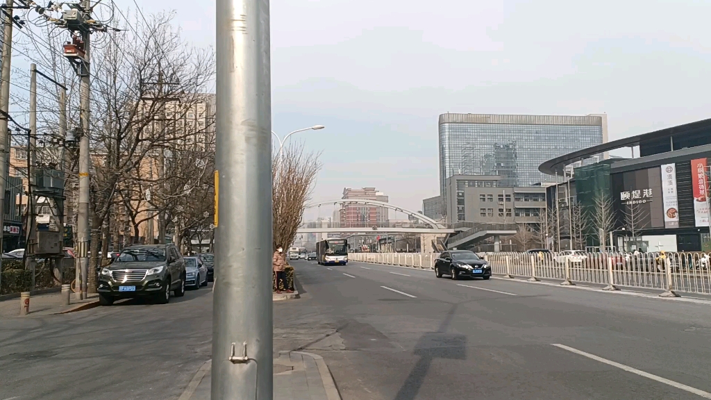 北京公交418路 酒仙桥进站