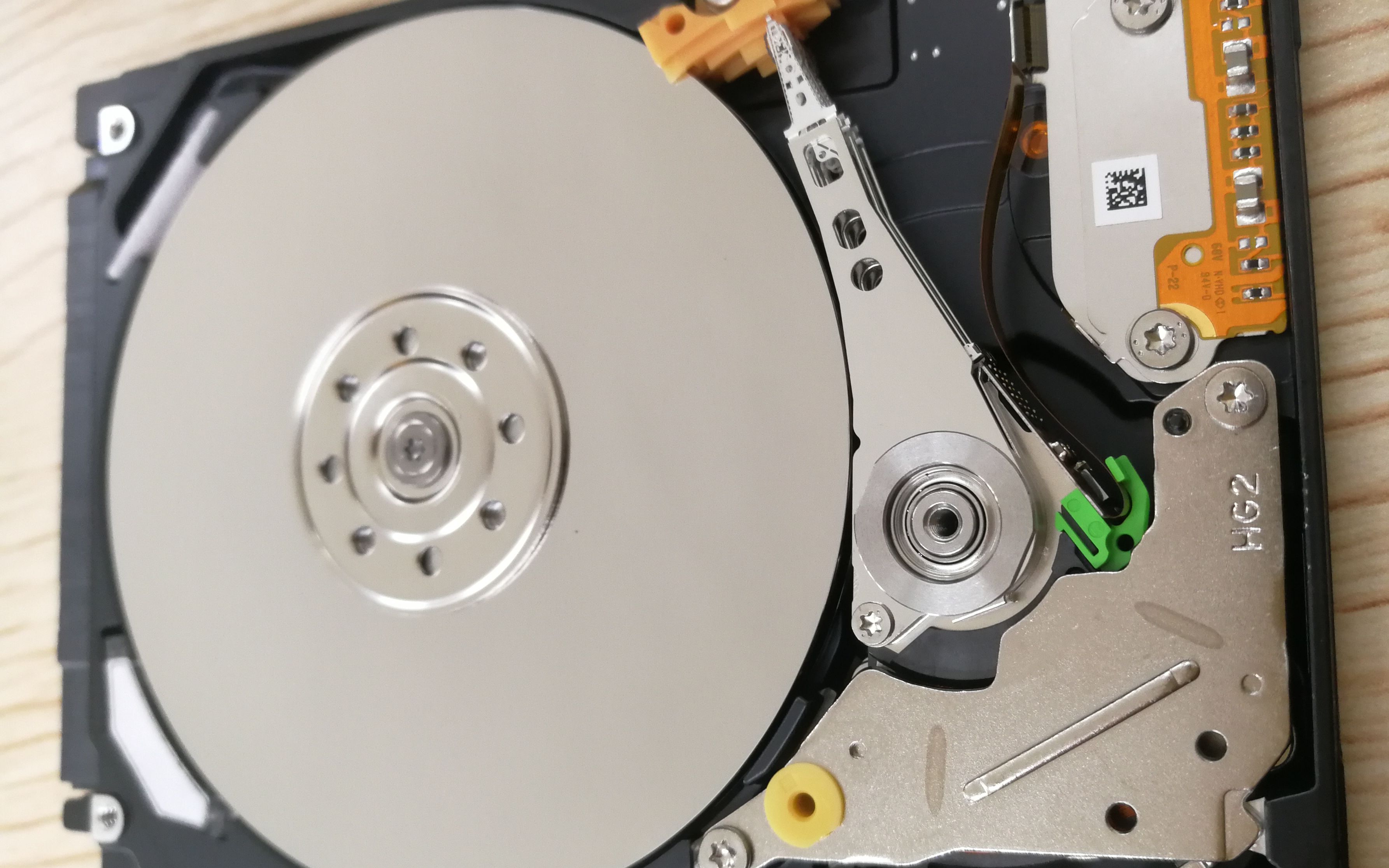 机械硬盘内部结构