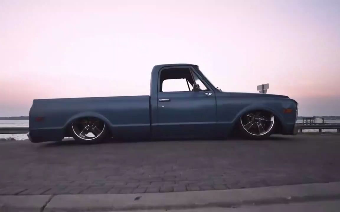 1966 gmc c10复古低趴造型皮卡车