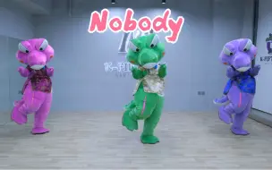 Télécharger la video: 🐊 Wonder Girls-「Nobody」高开衩旗袍版