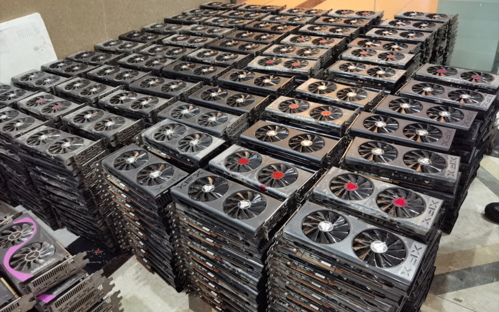 到货300片3070 3060ti显卡,仓库还有3000片各种型号的库存