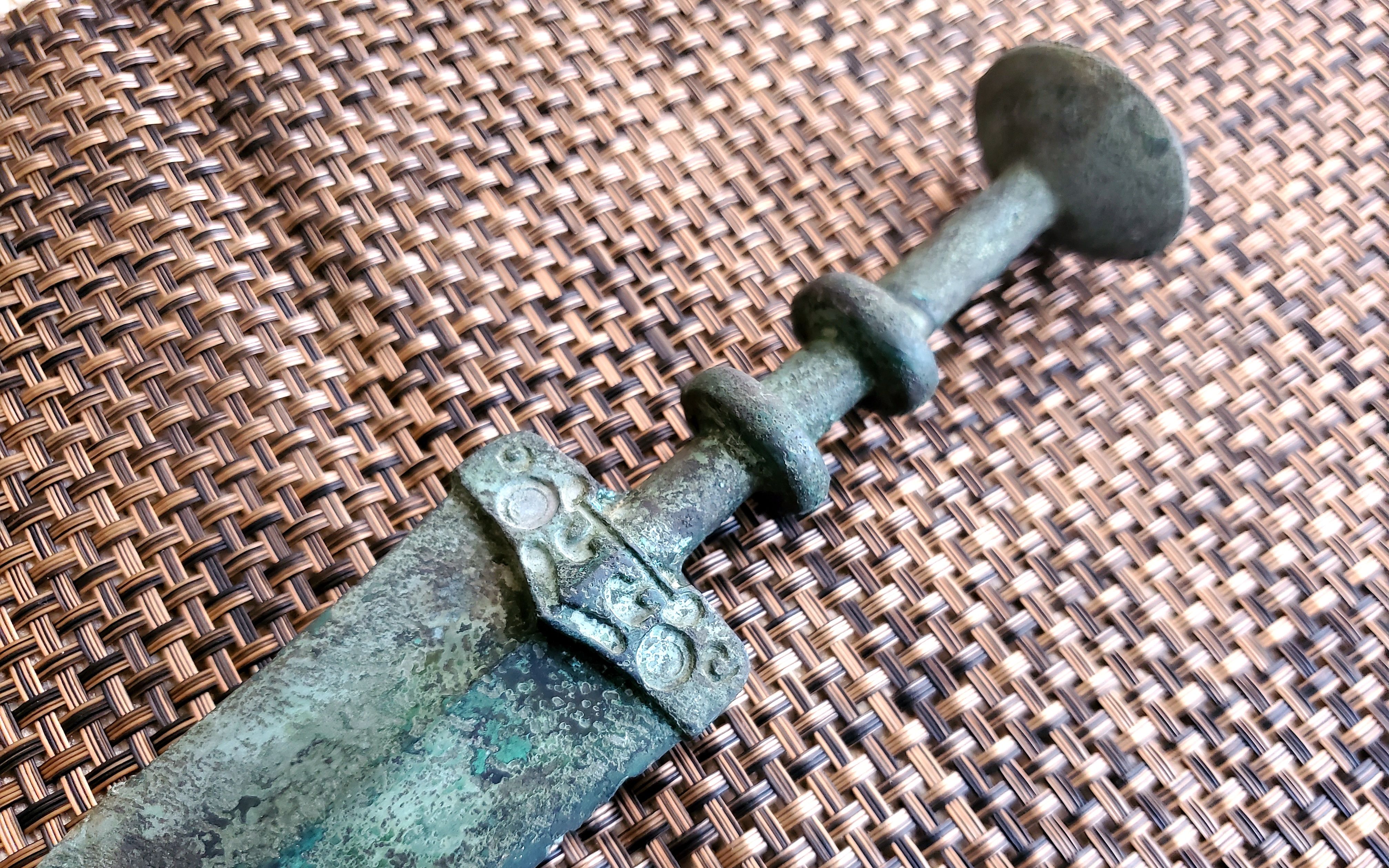 【开箱】天天鉴宝牛道长开光过的剑-吴越竹节柄同心圆青铜剑