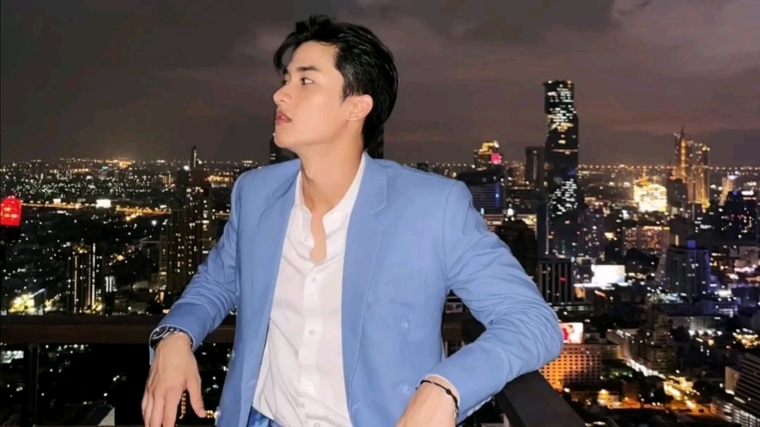 19【tay林阳】记录一下林阳今天的ig快拍:今天的tay太帅啦简直就是蓝