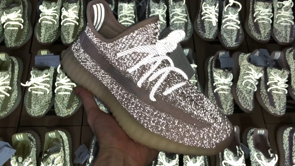 莆田鞋厂里的银粉满天星