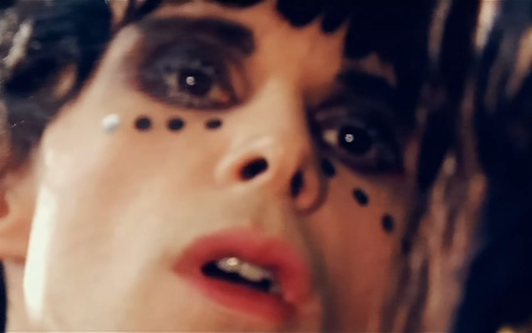 iamx-spit-it-out-official-music-vid