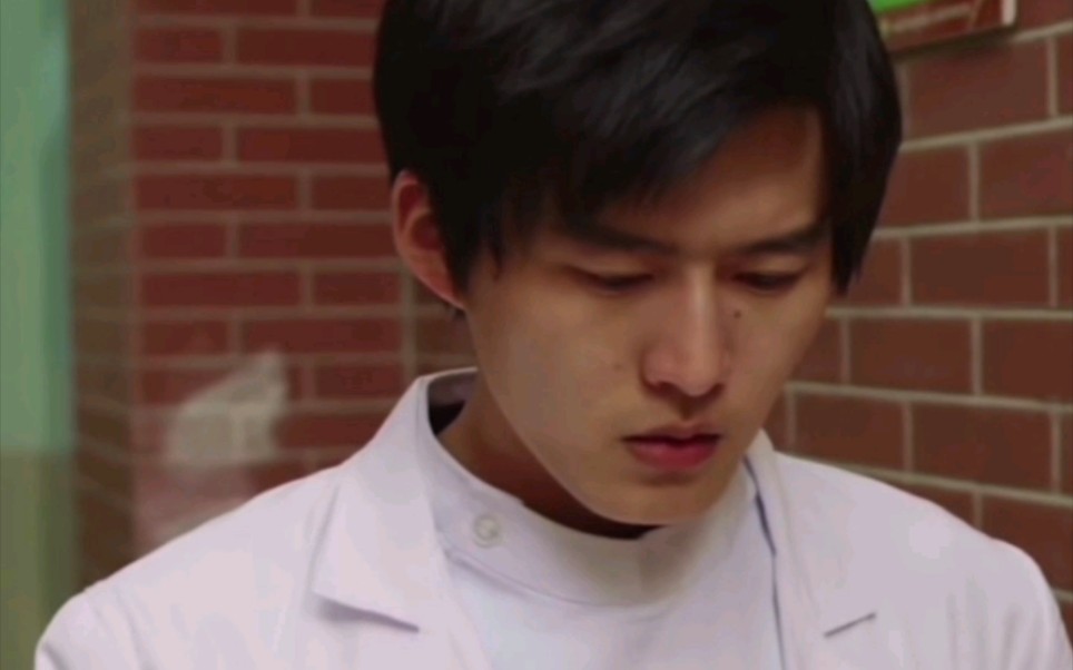 演员舒童–卫校男生片段