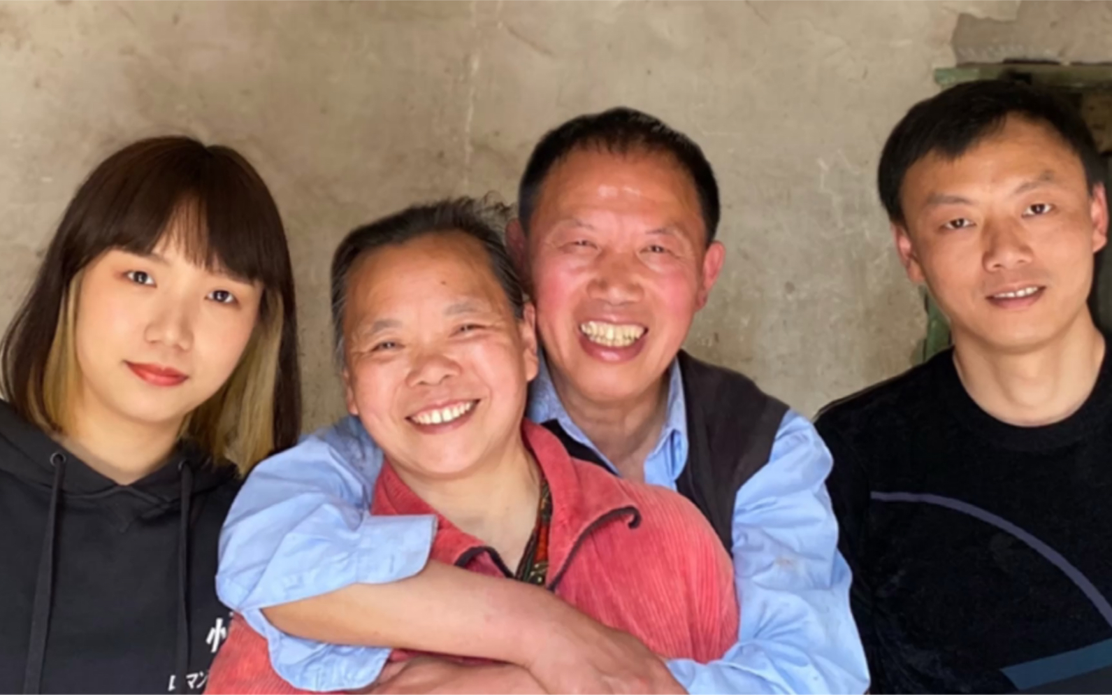 vlog#6 二十多年第一次和家人合照|sunny时隔五年再次聚齐|新年到了