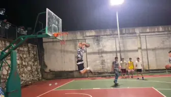 你管这叫大一新生？？