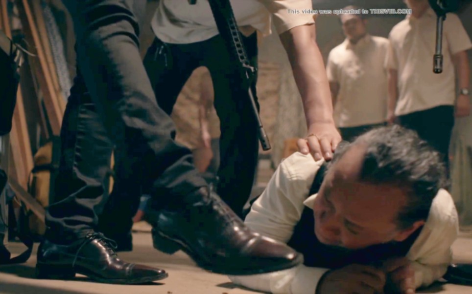 皮鞋男把脚伸到嘴边让他舔,最后虐打至死