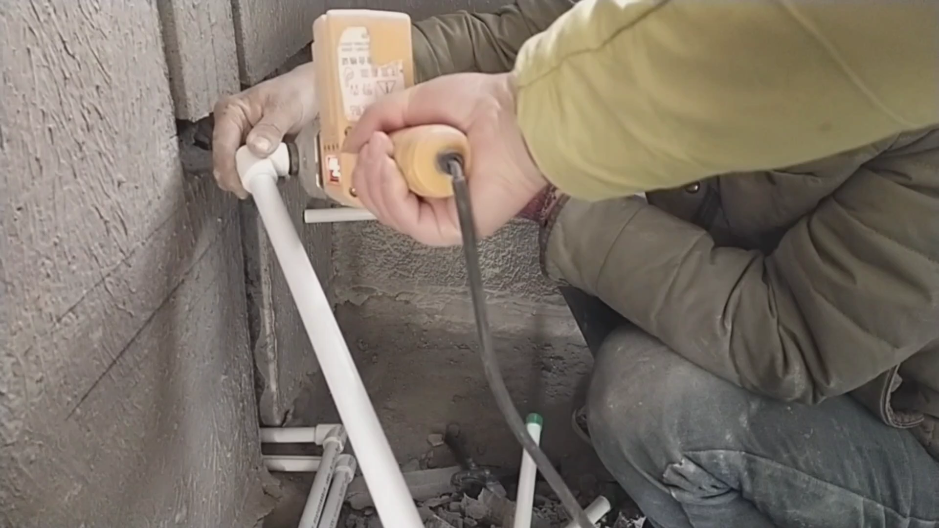 墙角水管拐弯热熔大法基本功扎实才会做的又快又好