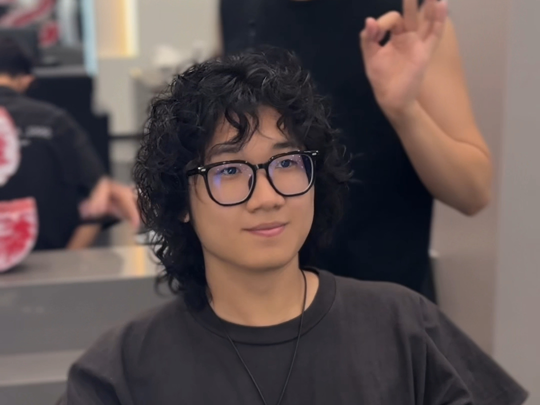 美式男生的必备发型,复古摇滚风卷发!