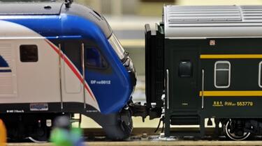 迷拟堂N比例新品BSP 25T型客车Y509/510次京秦旅遊列車_哔哩哔哩_bilibili