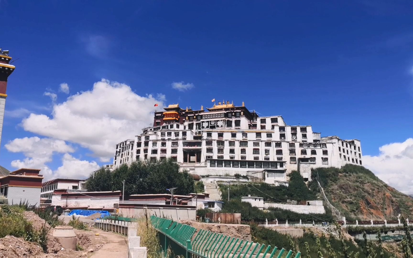 进藏路线唐蕃古道上最漂亮的县城分享美丽小城索县的景色